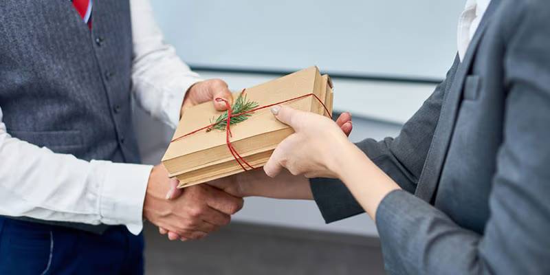 Tips for Choosing Corporate Gifts that Make a Lasting Impression