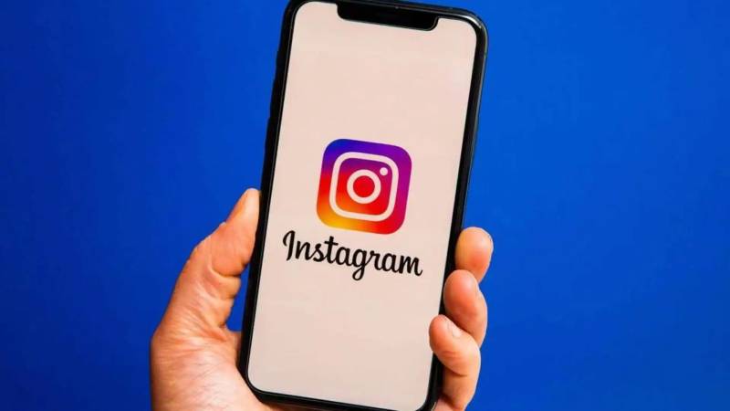 Instagram Challenges Snapchat with New Location-Sharing Feature